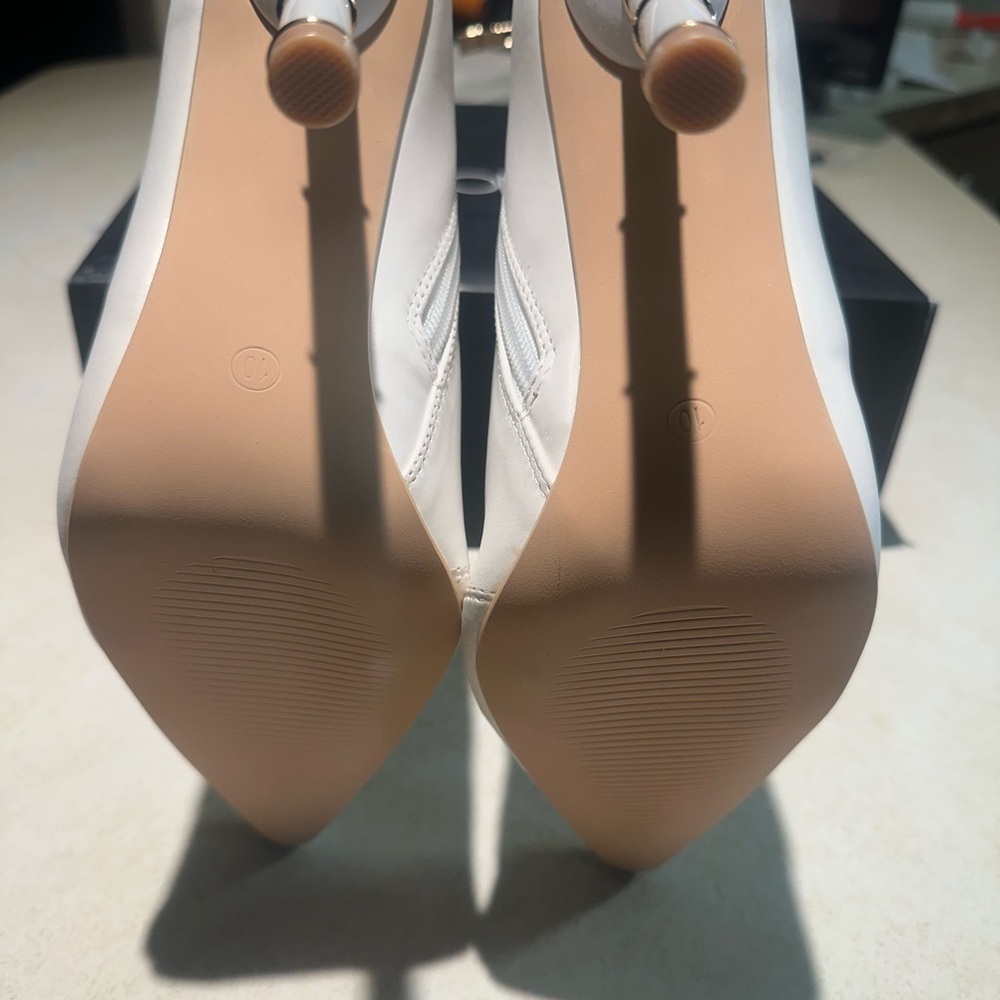 FASHION NOVA Ivory Women's Ankle Boots Size 10 - Picture 5 of 8